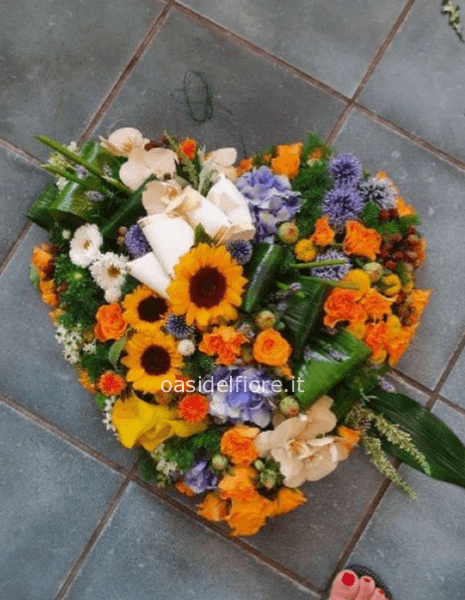 Cuore di fiori colorati